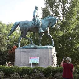 Charlottesville wil zelf beslissen over omstreden standbeelden
