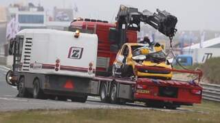 Auto zangeres Romy Monteiro geborgen na crash in Zandvoort