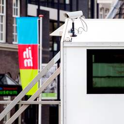Politieposten weg bij joodse instellingen in Amsterdam