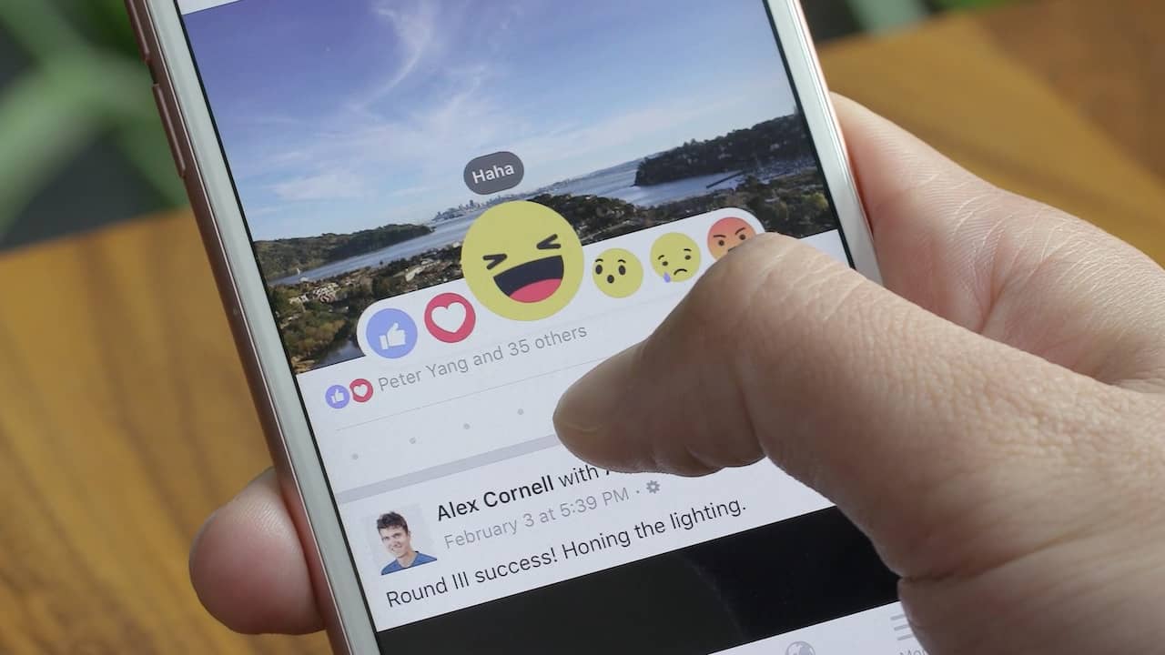 Facebook introduceert vijf emoticons naast like