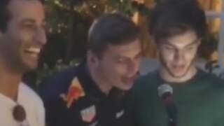 Max Verstappen en F1-collega's zingen liedje van Spice Girls
