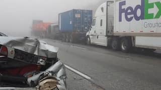 Kettingbotsing met negentien voertuigen door mist in VS