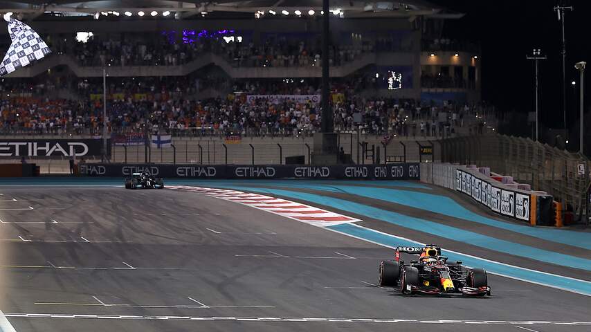 Verstappen Grijpt Historische Wereldtitel F1 Na Bloedstollend Duel Met