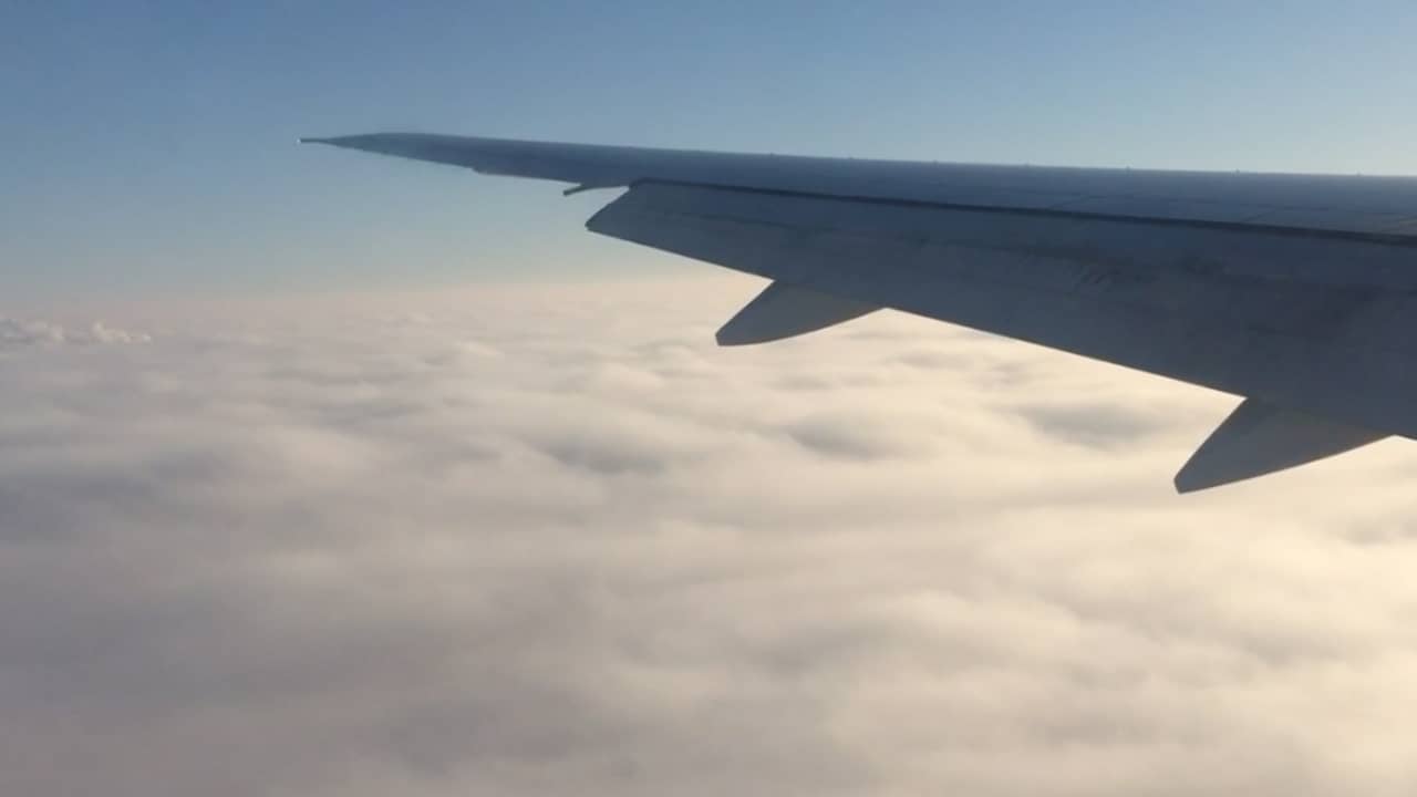 Vliegtuig landt in dichte mist op Schiphol