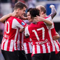 PSV begint met benauwde zege op AZ aan Eredivisieseizoen