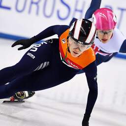 Shorttrackster De Vries breekt enkel bij val op training