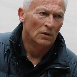 150 uur taakstraf voor ex-scheidsrechter Dick Jol
