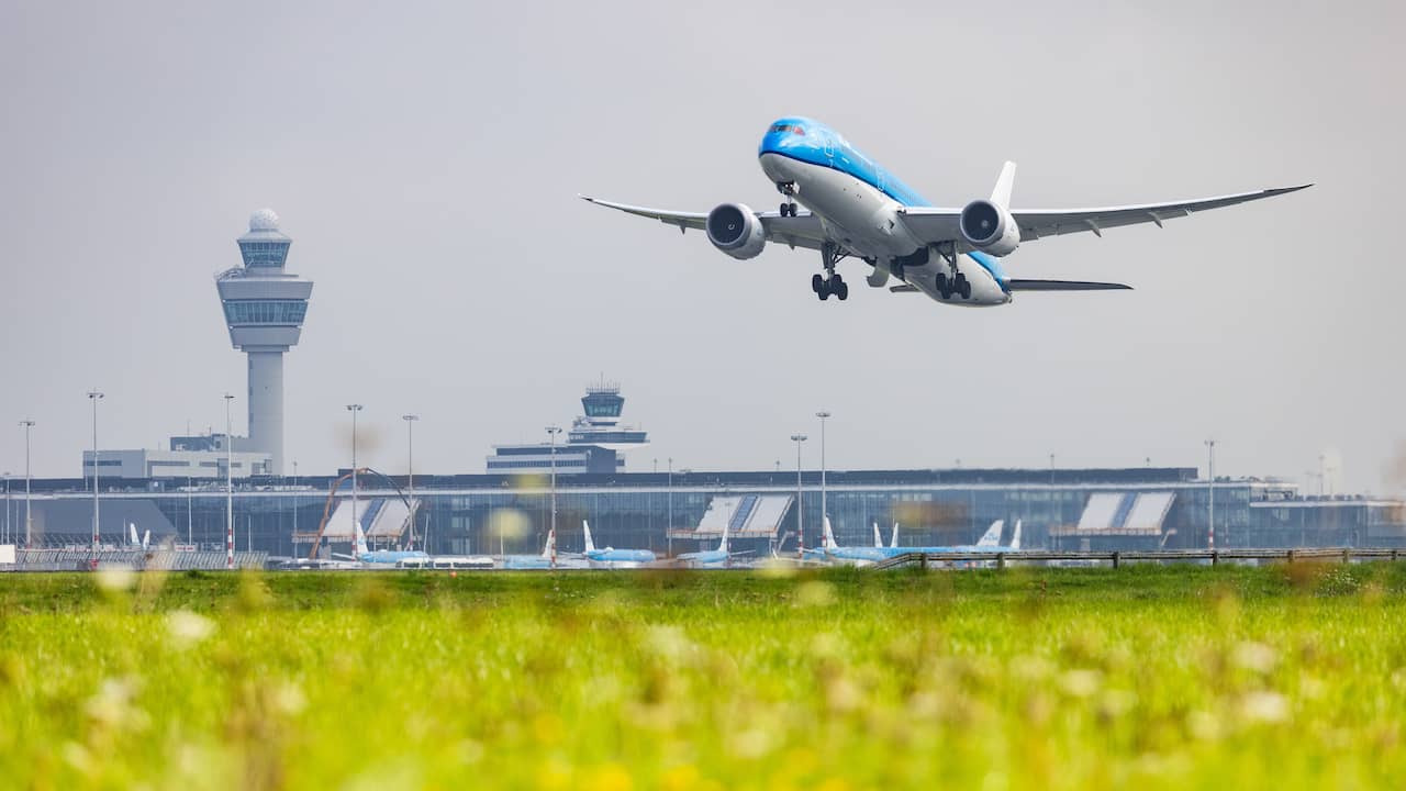 Drukke Start Van Meivakantie Op Schiphol Maar Geen Lange Wachttijden