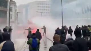 Politie zet waterkanon in tegen betogers in Brussel