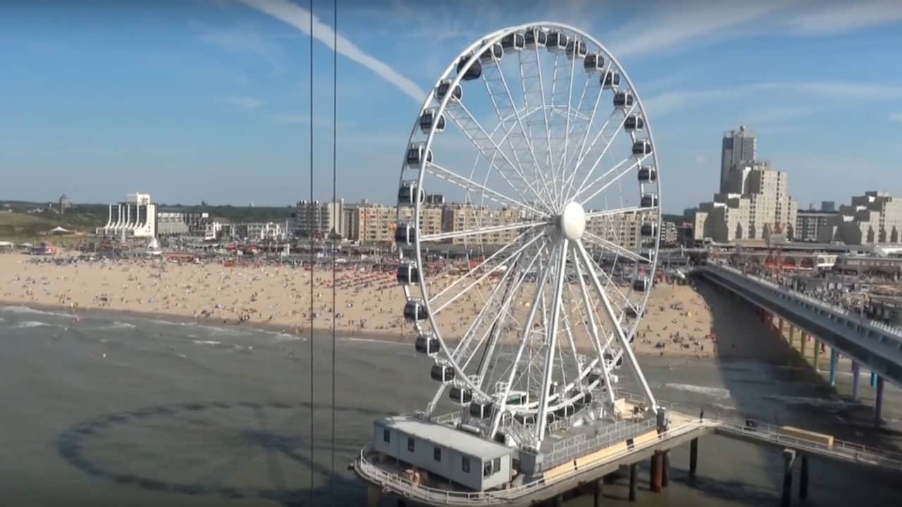 De laatste werkzaamheden aan het reuzenrad Scheveningse pier