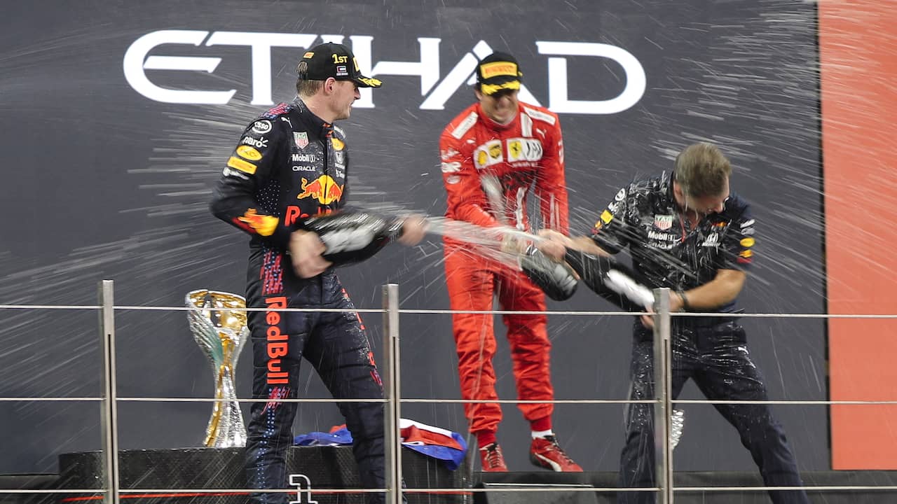 Verstappen Grijpt Historische Wereldtitel F Na Bloedstollend Duel Met