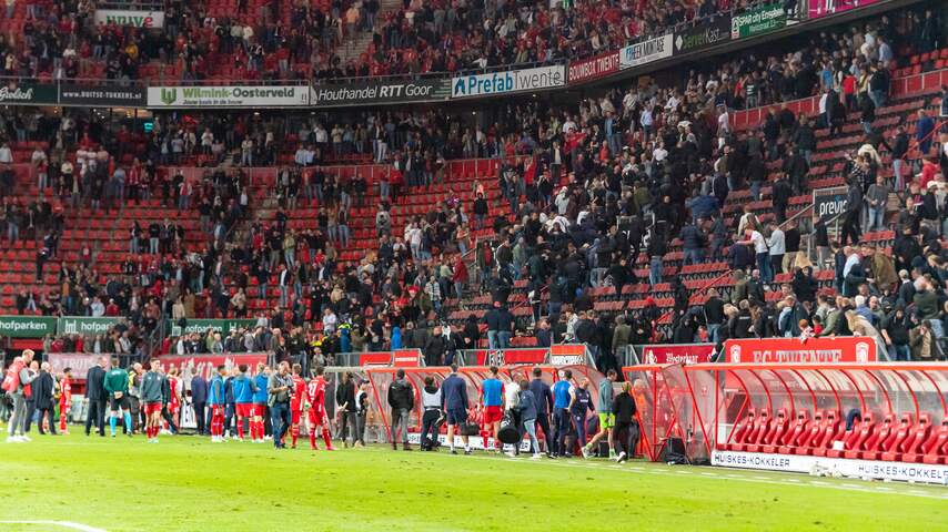 Massale Vechtpartij Op Tribune Na Fc Twente Hammarby Voetbal Nu Nl