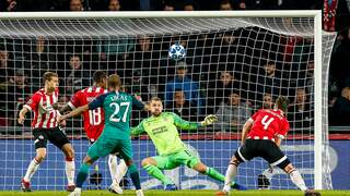 Lucas schiet Spurs op gelijke hoogte met PSV