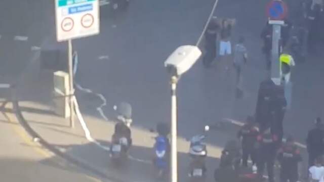 Gewapende mannen in bar Barcelona laten gegijzelden vrij