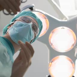 endeldarm verwijderen operatie