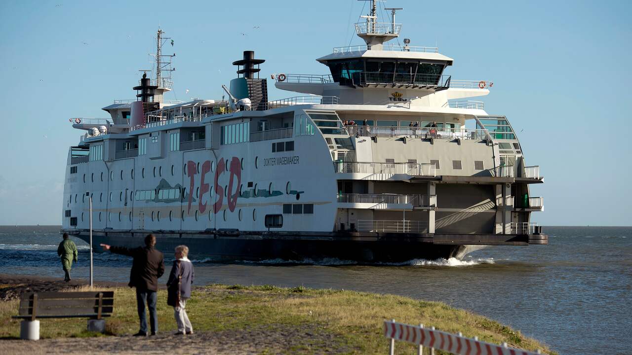 Automobilisten in de file voor veerboot naar Texel NU Het laatste nieuws het eerst op NU.nl