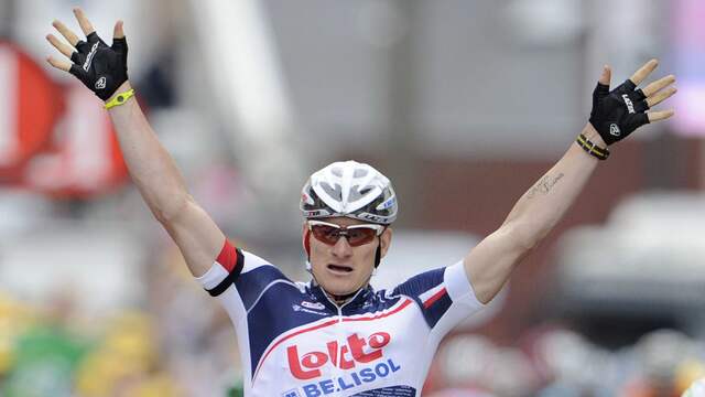 Ritzege Greipel in Ronde van Middellandse Zee, Schleck stapt af
