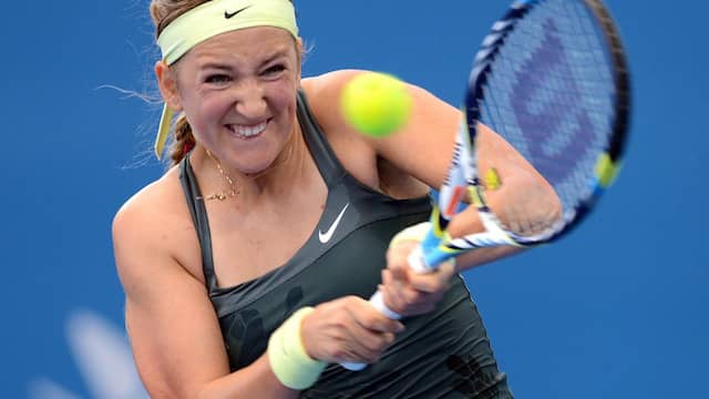 Azarenka en Serena Williams naar laatste vier Brisbane