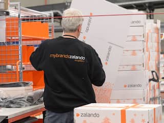 Nederlandse werknemers van het Duitse Zalando klagen over de werkdruk.