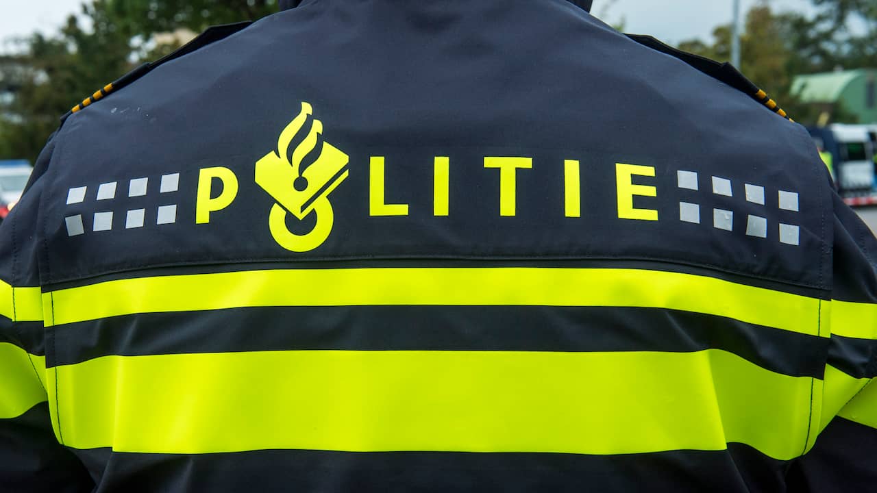 Politie spierdijk vindt 117 nitraatbommen in slaapkamer 12 jarige ...