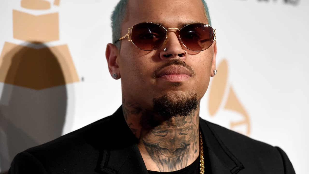 Politie stuurt Chris Brown weg uit gehuurde villa op Ibiza - NU.nl
