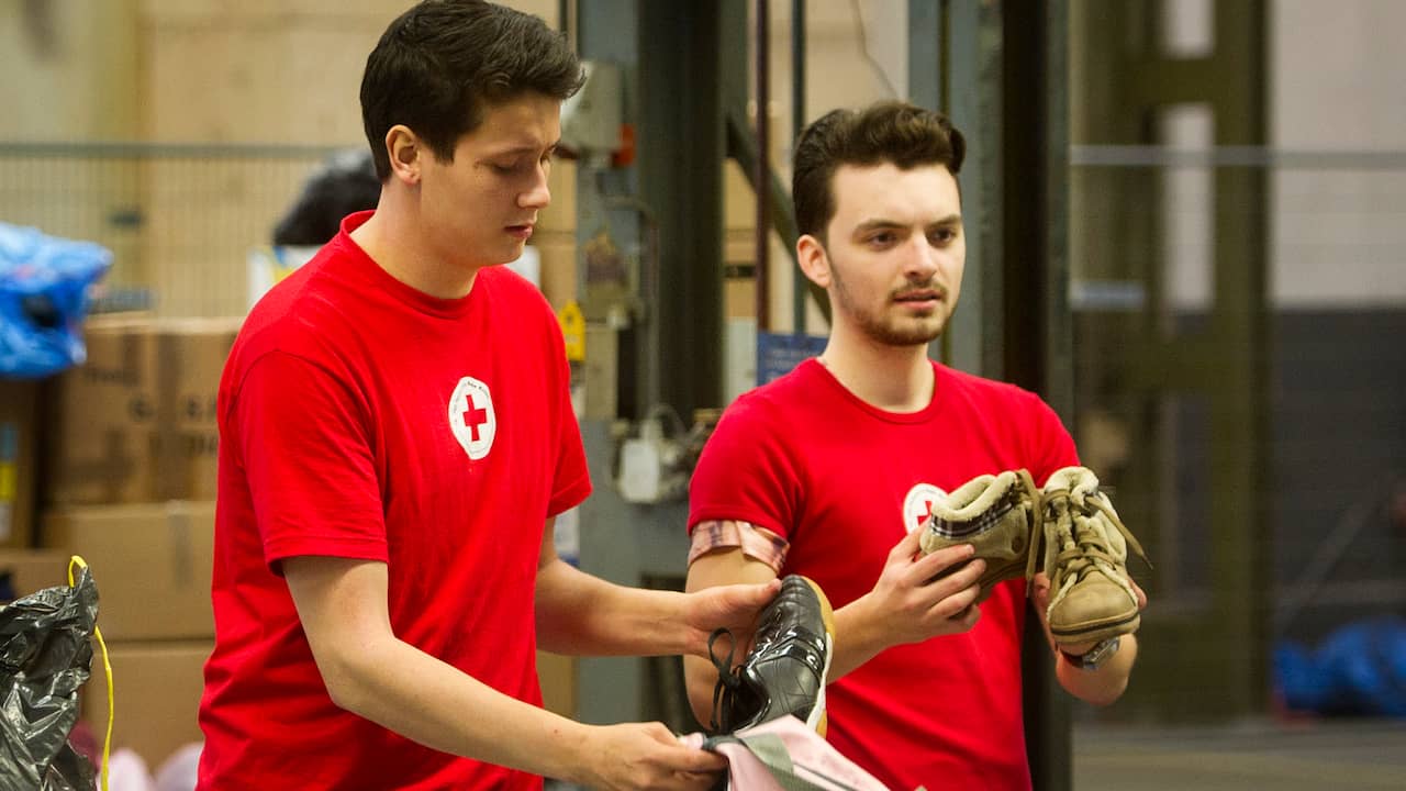 Merkkleding Eenvoudig nieuwste kleding bestellen. De nieuwste kleding bestellen bij New York Fashion is altijd eenvoudig en snel! Bij ons profiteer je altijd van de vele voordelen.