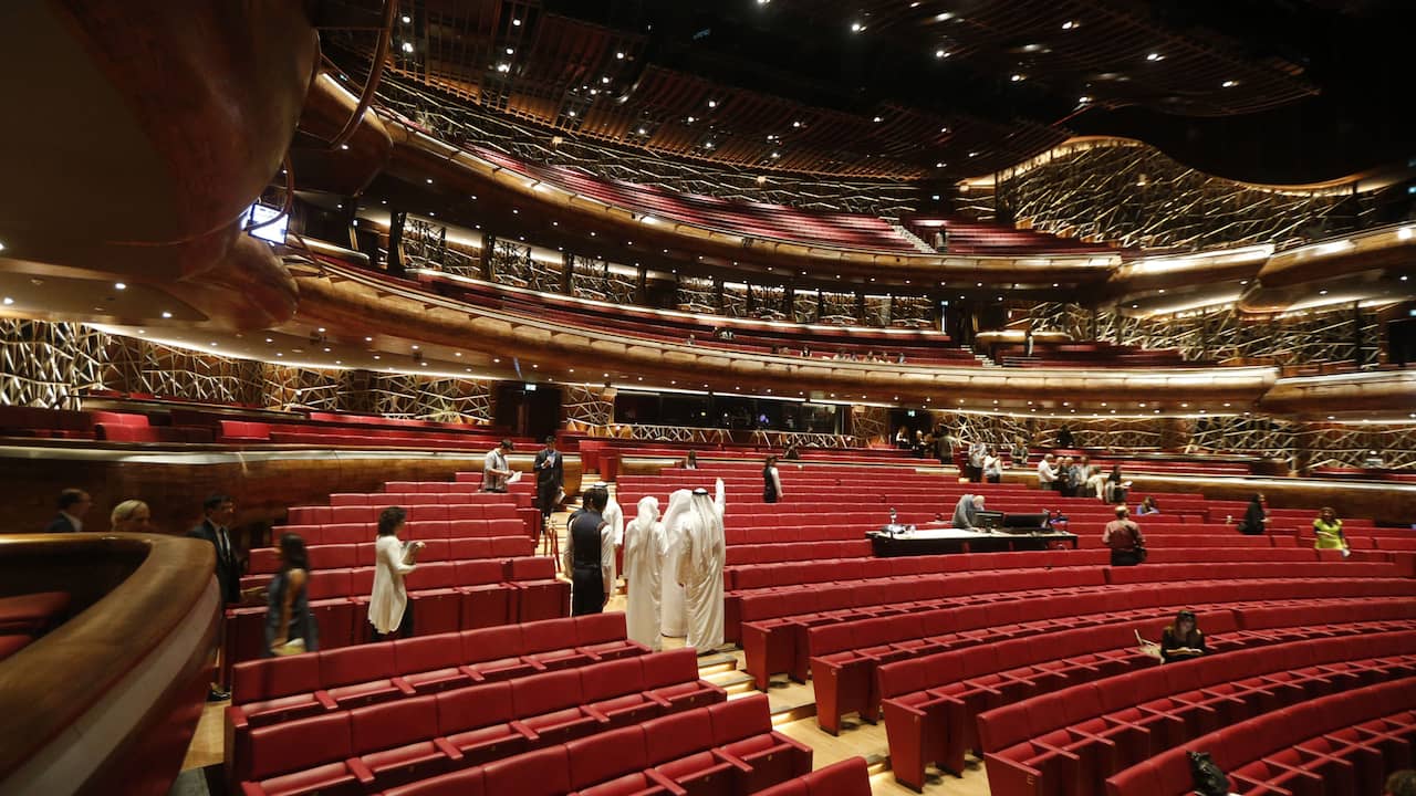 Een kijkje in de nieuwe opera van Dubai