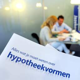 Hypotheek afsluiten zonder adviseur: goed idee of niet?