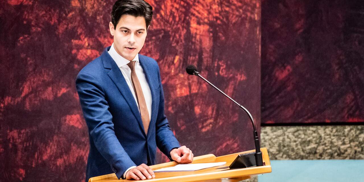 Boeren Rijden Met Trekkers Langs Huis Minister Rob Jetten In Ubbergen