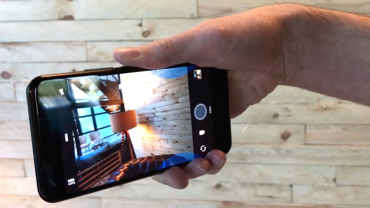 Zo werkt de knijpbesturing van HTC