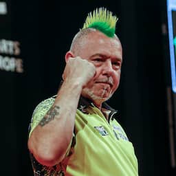 Wright ten koste van Cross naar kwartfinales Grand Slam of Darts