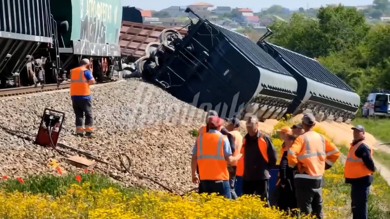 Ontspoorde Goederentrein Met Graan Gekanteld Op De Krim Nu Nl