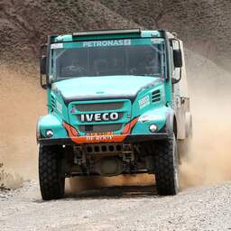 Trucker De Rooy laat Dakar Rally aan zich voorbij gaan