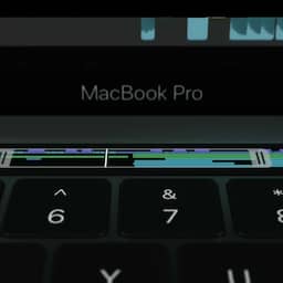 Apple toont MacBook Pro met aanraakscherm boven toetsenbord