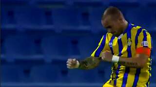 Sneijder scoort met fraai stiftje in Qatar