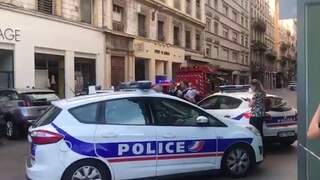 Politie zet straat af na bomexplosie Lyon