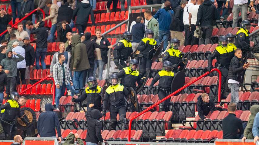 Tientallen Twente Fans Krijgen Landelijk Stadionverbod Na Rellen Tegen