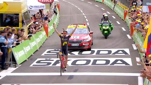 Calmejane juicht na winnen van achtste etappe in Tour