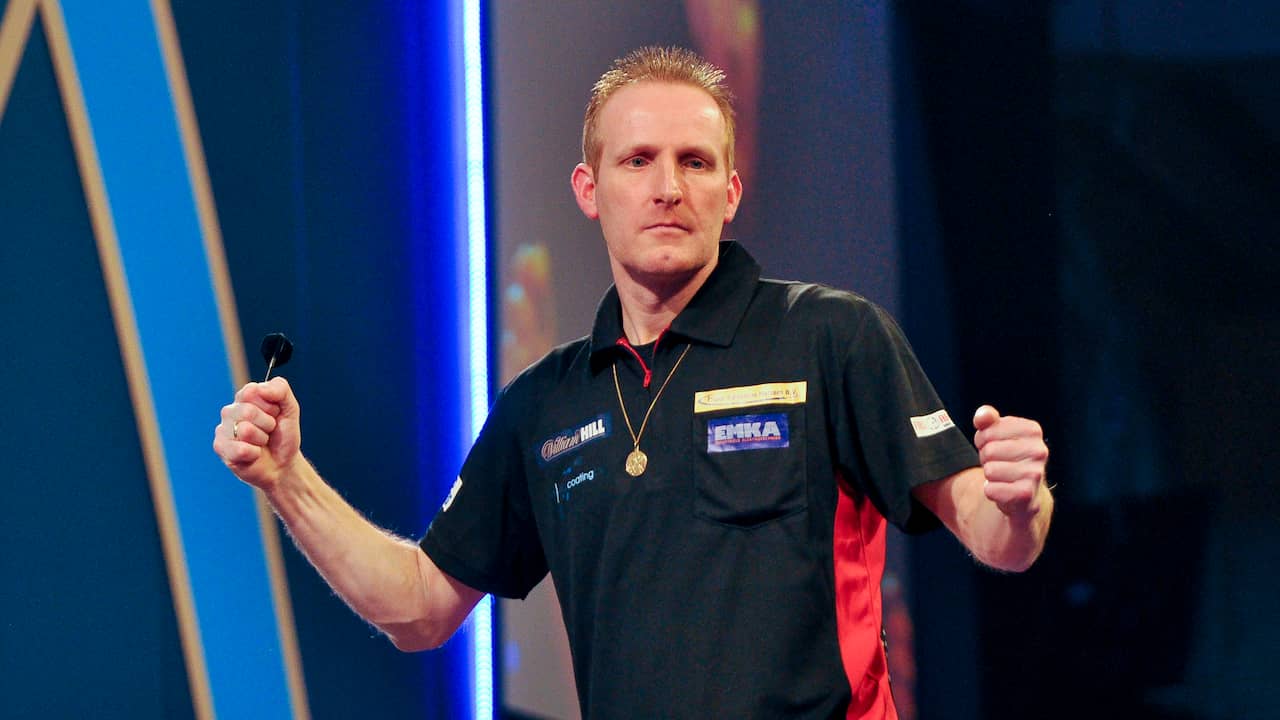 Dutch darts player Chris Landman qualifies for Lakeside final, faces Andy Baetens