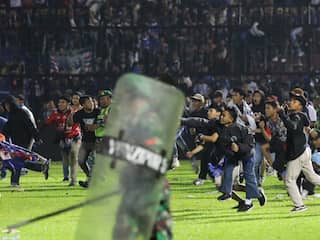 Zeker 129 doden bij rellen in voetbalstadion Indonesie