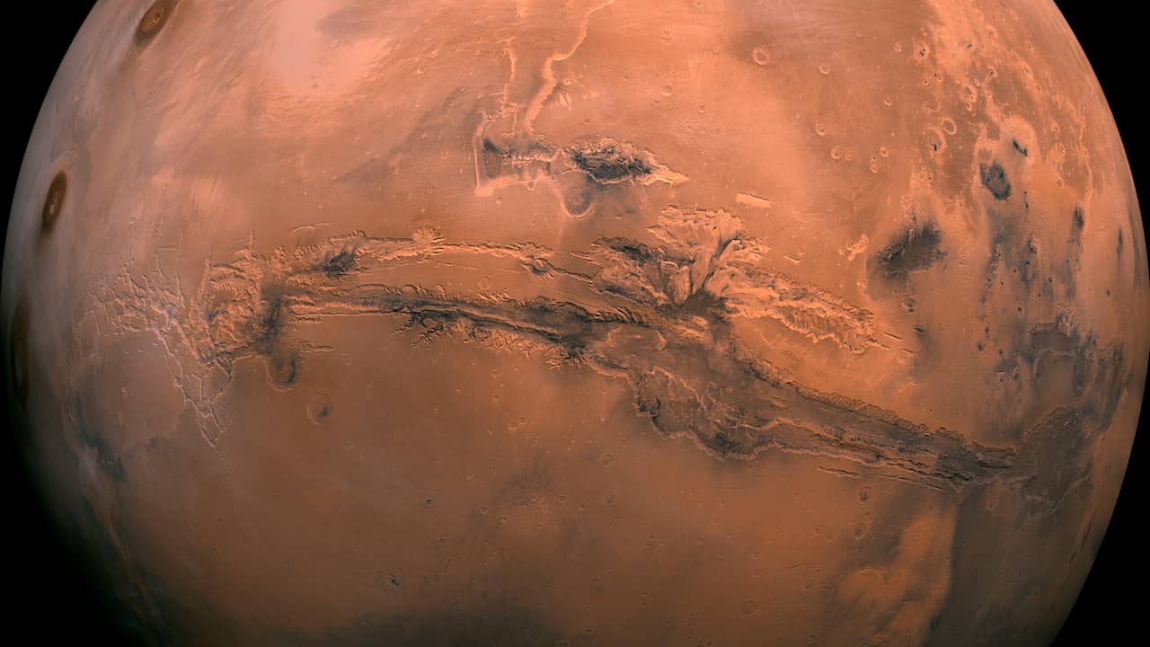 Mars clearly visible throughout October by being close to Earth |  NOW