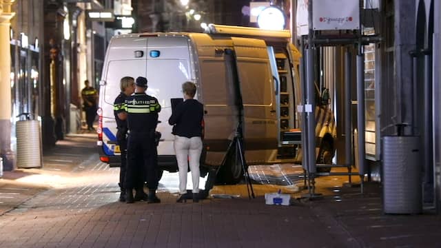 Politie doet onderzoek in Amsterdam na vondst verdacht pakketje