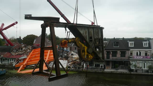 Berging brokstukken kraanongeluk Alphen afgerond. Berging brokstukken kraanongeluk Alphen afgerond.