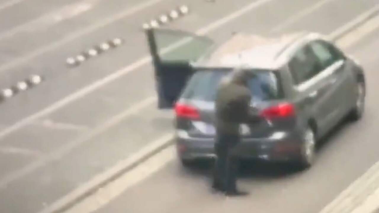 Beeld uit video: Omstander filmt schutter in Duitse stad Halle