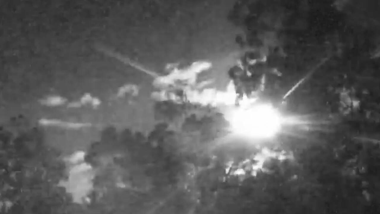 Felle meteoor verlicht hemel boven Australië