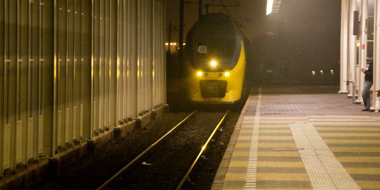 Negentienjarige vrouw veertig minuten lang aangerand in lege treincoupé
