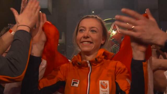Bob de Jong huldigt Esmee Visser in Holland Heineken House