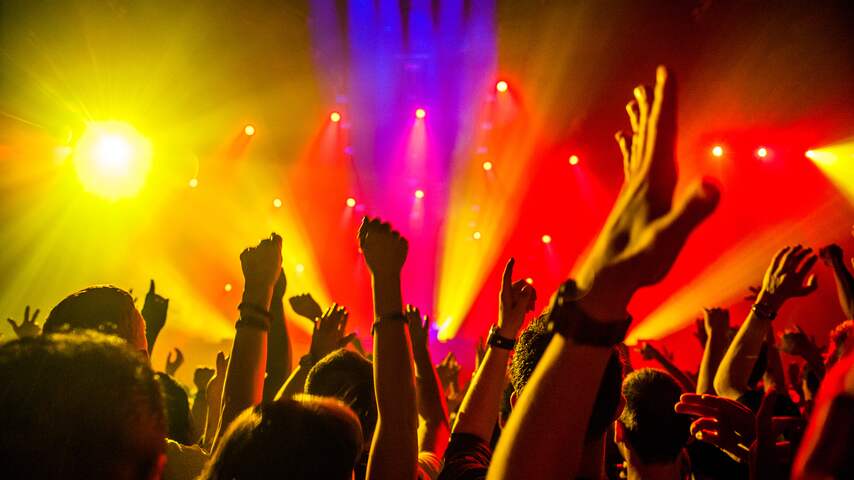 feest feesten uitgaan disco discotheek party dj