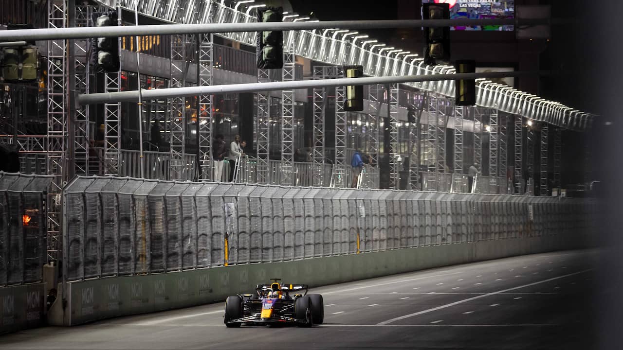 Verstappen klokt diep in de nacht
