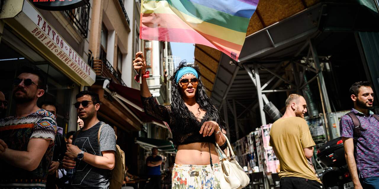 Turkse politie verricht arrestaties bij protesten verboden Gay Pride